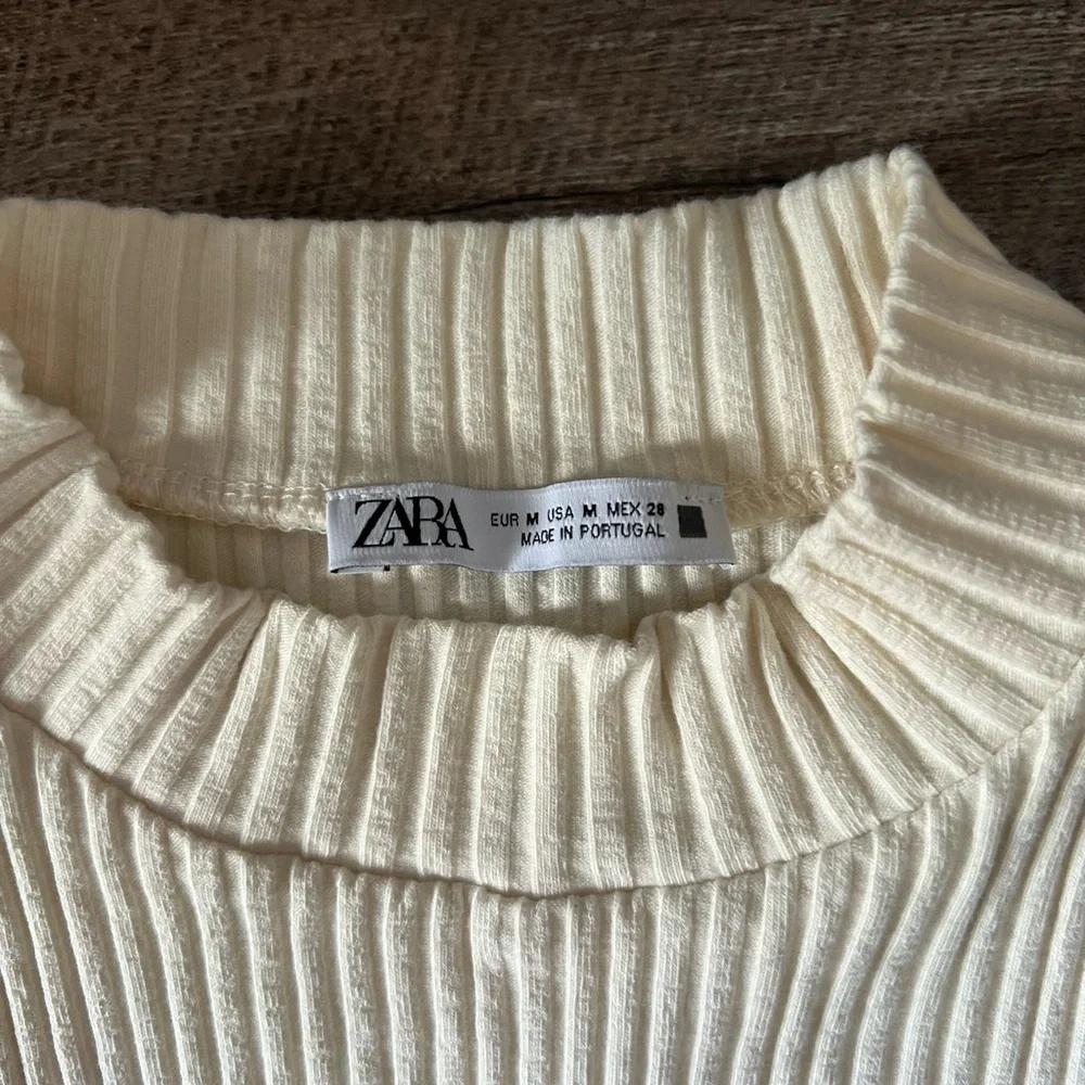 Zara Cream Ribbed Cut-Out Top - Picture 3 of 3
